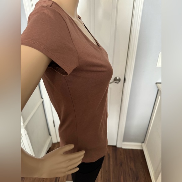 Tahari V-Neck Tee Size XS - Picture 6 of 6